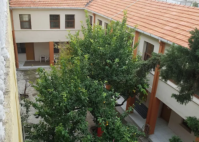 Tarihi Manisa Akhisar Hotel 2*